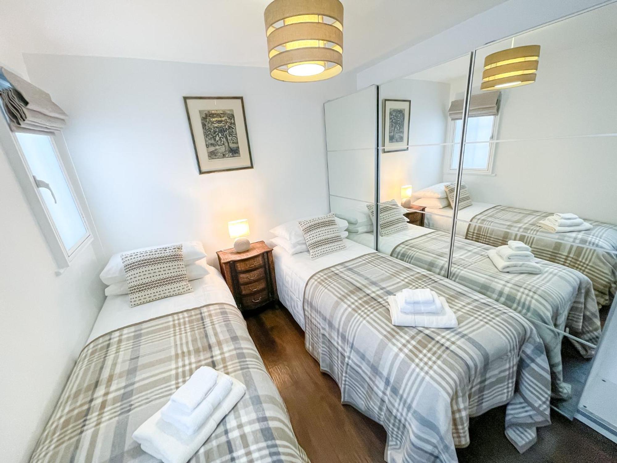 Maids Guest Rooms Kew Exterior photo